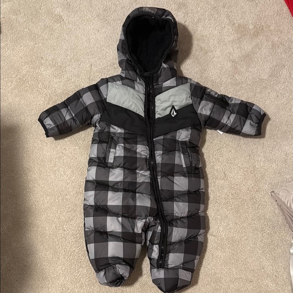 Volcom plaid snowsuit - Picture 1 of 3